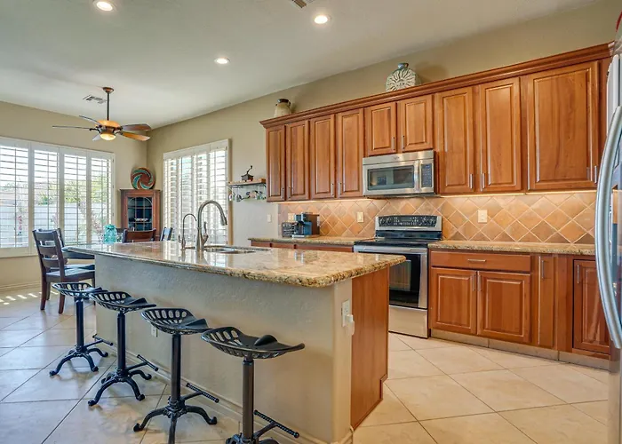 Surprise Home W/ Pool & Hot Tub! Surprise