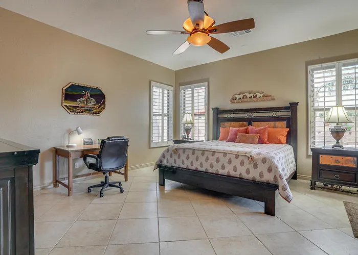 Сasa de vacaciones Surprise Home W/ Pool & Hot Tub! *
