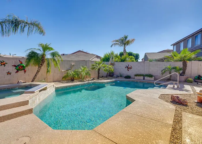 Surprise Home W/ Pool & Hot Tub! Сasa de vacaciones *